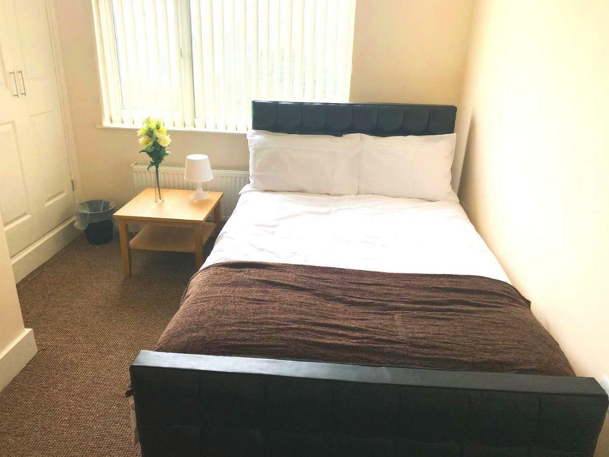 Serviced Accommodations لوتون المظهر الخارجي الصورة